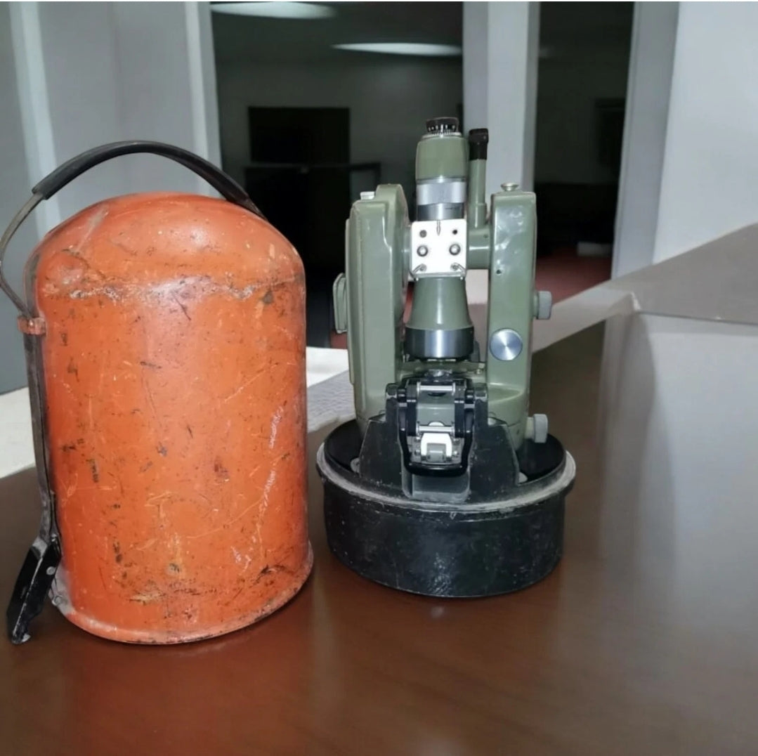 Wild Heerbrugg T16 Theodolite w/ Bullet Case Precision Surveying Instrument Pro